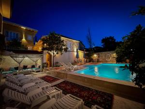 Hồ bơi trong/gần Apartments Villa Mike