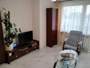 Apartament Czeladź 60m2 Centrum Katowic 10km TV 또는 엔터테인먼트 센터