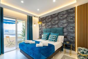 Posteľ alebo postele v izbe v ubytovaní MARBELLA BANUS SUITES - Marbella Marina Banus Deluxe Apartment Sea Views