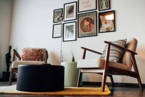 Predel za sedenje v nastanitvi theNest Glarus Studio-Apartment
