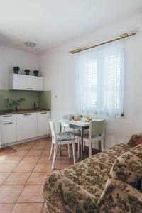Kuchyň nebo kuchyňský kout v ubytování Villa Porta