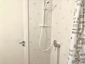 Kylpyhuone majoituspaikassa Tänndalens Stugby