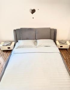 Gallery image of Sunny Central Apartments Suceava in Suceava +8 photos