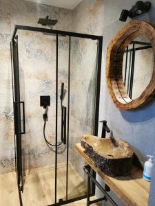 Koupelna v ubytování Domek Łeba Nowęcin