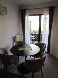 Afbeelding uit fotogalerij van Ferienwohnung DNA in Friedrichshafen