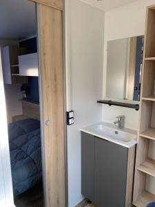 Fotografie z fotogalerie ubytování Mobil home familial - 3 chambres - 45 m2 - N 211 v destinaci Saint-Julien-en-Born