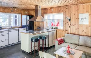 Ett kök eller pentry på Nice Apartment In Sysslebck With Sauna
