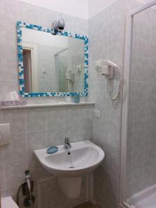 Koupelna v ubytování Nautilus Hotel