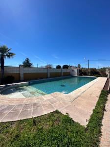 Swimmingpoolen hos eller tæt på Casa Rural El Limonero