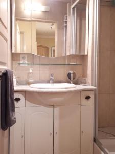 Koupelna v ubytování Commanderie Cottage Colmar + 61 fotografií