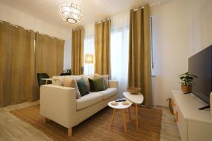TV a/nebo společenská místnost v ubytování Dein Flughafen Messe Apartment nahe Düsseldorf 2