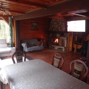 Zona d'estar a Dom Parlinek agroturtstyka wędkowanie sauna jacuzzi