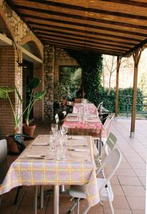 Patio nebo venkovní prostory v ubytování Hostal de l'Aigua + 21 fotografií