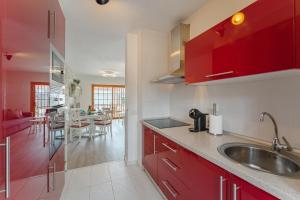 Fotografie z fotogalerie ubytování Sea View Apartment Bouganvillas with terrace and pool v destinaci Adeje