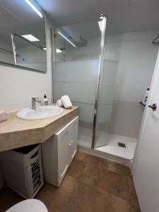 Koupelna v ubytování Apartamento a 3 minutos de la playa
