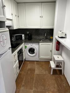 Kuchyň nebo kuchyňský kout v ubytování Apartamento a 3 minutos de la playa