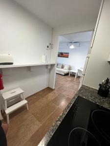 Una cocina o zona de cocina en Apartamento a 3 minutos de la playa