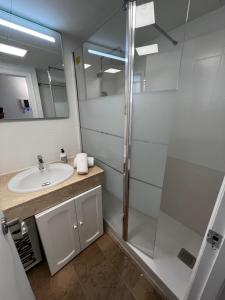 Koupelna v ubytování Apartamento a 3 minutos de la playa