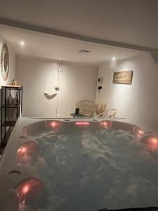 Fotografia z galérie ubytovania Roulotte la Bohême est son Spa en Baie de Somme v destinácii Arrest