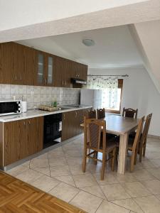 Kuchyňa alebo kuchynka v ubytovaní Green apartment Plitvice