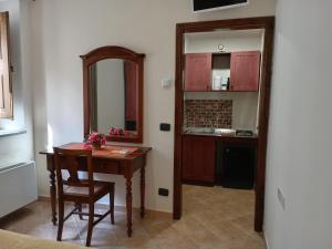 A kitchen or kitchenette at Agriturismo Ponte Due Archi