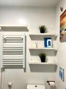 Łazienka w obiekcie Apartamento estilo árabe en el centro De San Pedro de Alcántara - Toledo 1b