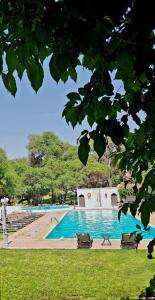 Piscina di Hotel Hacienda Taboada (Aguas Termales) o nelle vicinanze