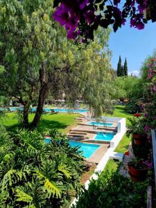 Piscina di Hotel Hacienda Taboada (Aguas Termales) o nelle vicinanze