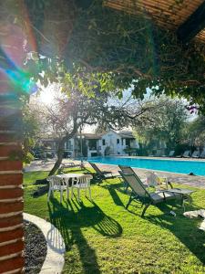 Piscina di Hotel Hacienda Taboada (Aguas Termales) o nelle vicinanze