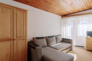 A seating area at Chata pod Sedlom Čertovica