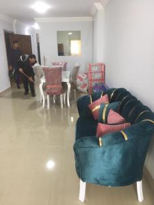 A seating area at شقق فندقية علي البحر مباشرة عائلات فقط