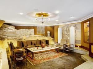 A seating area at Eresin Hotels Sultanahmet - Boutique Class