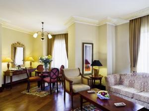 A seating area at Eresin Hotels Sultanahmet - Boutique Class