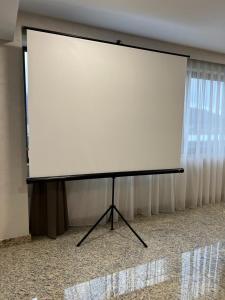 TV i/ili multimedijalni sistem u objektu Hotel Club Bucovina Resort & Spa