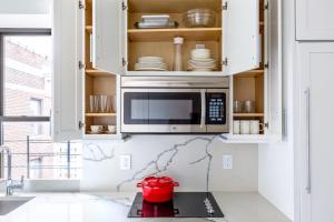 Billede fra billedgalleriet på UWS 1BR w Gym Doorman nr Riverside Park NYC-511 i New York