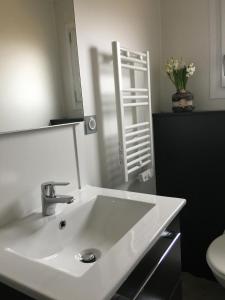 Φωτογραφία από το άλμπουμ του Espelette la vallee des noyers σε Lhommaizé