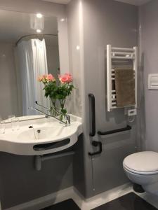 Kúpeľňa v ubytovaní Hibiscus la vallee des noyers