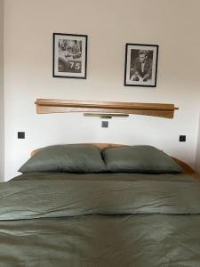 Postel nebo postele na pokoji v ubytování byt v blízkosti centra a v klidné zóně