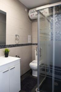 Łazienka w obiekcie Casa Zoe - Apartamentos en Suite Budha - Buenas vibras! Edificio #LasNaciones