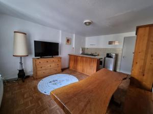 Zdjęcie z galerii obiektu Appartement paisible T1 de 38m2, Nantua w mieście Nantua