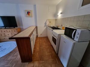 Zdjęcie z galerii obiektu Appartement paisible T1 de 38m2, Nantua w mieście Nantua