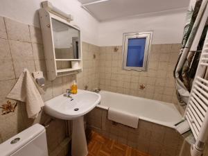 Zdjęcie z galerii obiektu Appartement paisible T1 de 38m2, Nantua w mieście Nantua +6 zdjęć