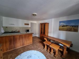 Zdjęcie z galerii obiektu Appartement paisible T1 de 38m2, Nantua w mieście Nantua