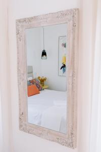 Postel nebo postele na pokoji v ubytování Coliving The VALLEY Portugal countryside retreat for digital nomads and hiking lovers - PRIVATE BEDROOMS with SHARED BATHROOMS, shared kitchen, and coworking space