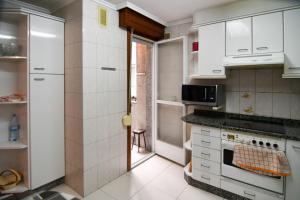 Fotografia z galérie ubytovania Piso CHOU funcional y acogedor v destinácii Ourense