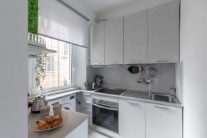 A kitchen or kitchenette at iFlat The G Flat
