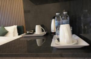 Příslušenství pro přípravu čaje a kávy v ubytování Green View Hotel, Jabal Akhdar