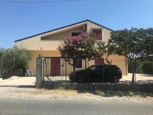 The building in which the holiday home is located