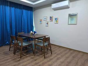 Φωτογραφία από το άλμπουμ του A.Foo Homestay 4.1 @ Vivacity Megamall Jazz Suite 4 σε Kuching +11 φωτογραφίες