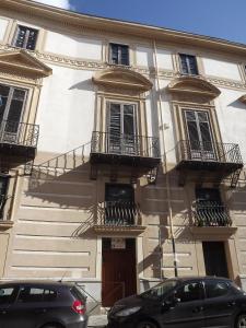The building in which a panziókat is located